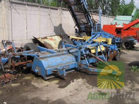 Комбайн бурякозбиральний Уманьферммаш