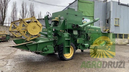 John Deere 330 Комбайн зернозбиральний