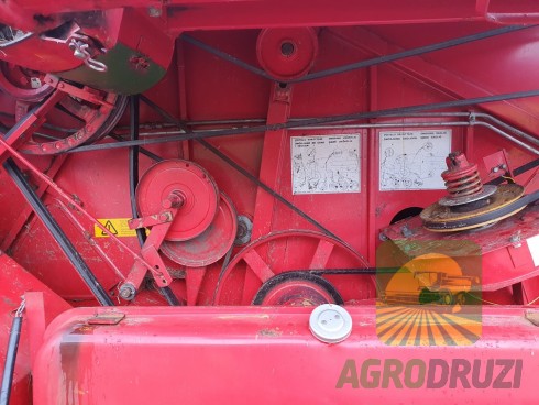 Massey Ferguson 16 комбайн зернозбиральний