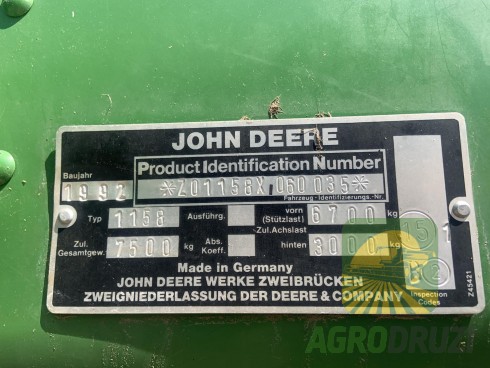 John Deere 1158 Комбайн зернозбиральний