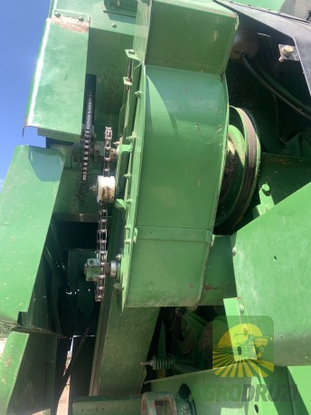 John Deere 1158 Комбайн зернозбиральний
