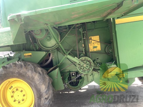 John Deere 1158 Комбайн зернозбиральний