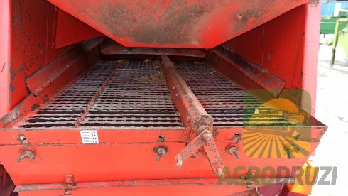 Bizon Z020 Комбайн зернозбиральний причіпний