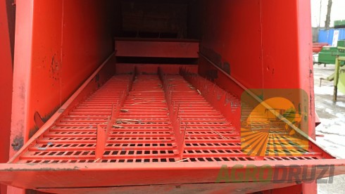 Bizon Z020 Комбайн зернозбиральний причіпний