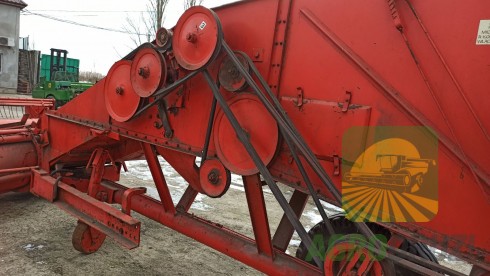 Bizon Z020 Комбайн зернозбиральний причіпний