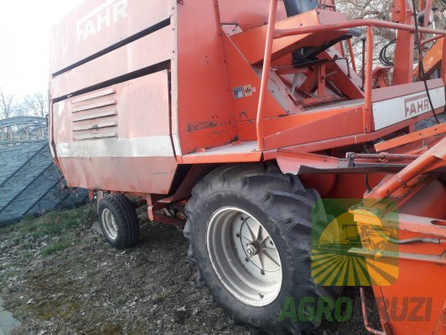 Deutz-Fahr Комбайн зернозбиральний