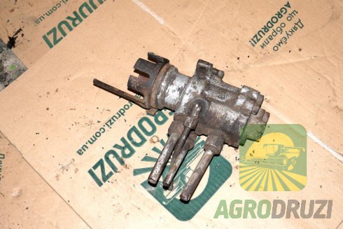 Б/В Помпа гідравліки John Deere в зборі (шків, патрубок)