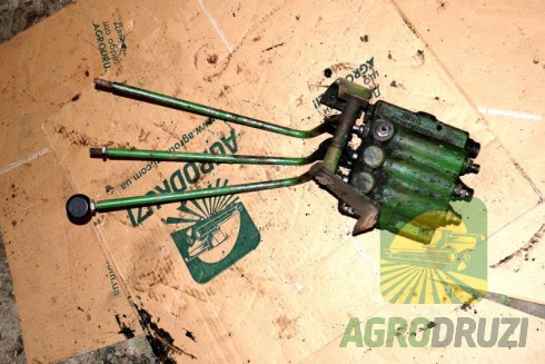 Б/В Помпа гідравліки John Deere в зборі (шків, патрубок)