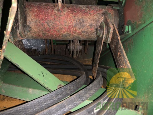 Січкарня до комбайнів John Deere 330,