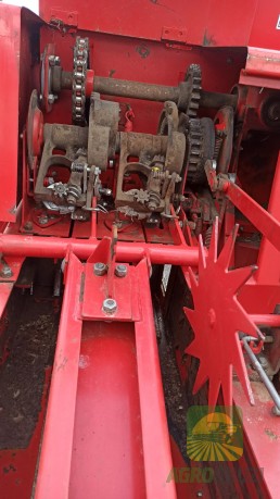 Famarol Прес-підбирач тюковий