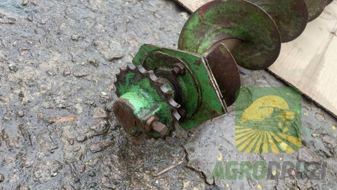 Б/В Спіраль шнека нижня  з валом і зірочками John deere 965