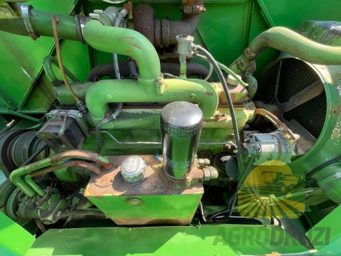 John Deere 1065 комбайн зернозбиральний