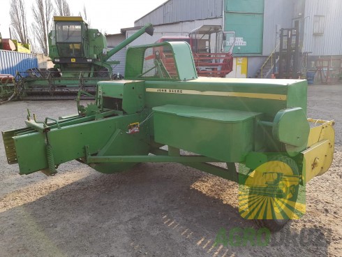 John Deere 332