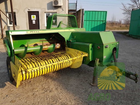 John Deere 332