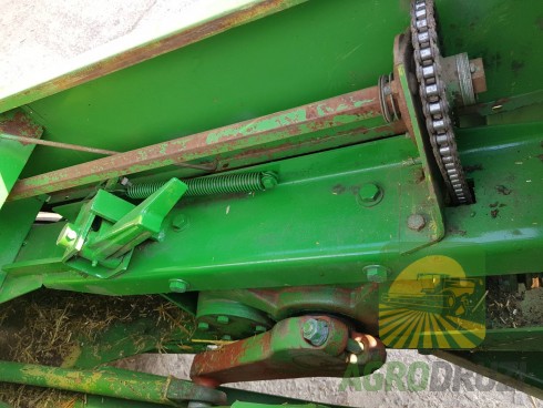 John Deere 332