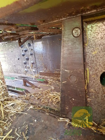 John Deere 332