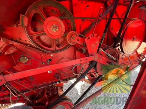 Massey Ferguson 240 Комбайн зернозбиральний