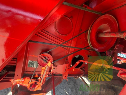 Massey Ferguson 240 Комбайн зернозбиральний