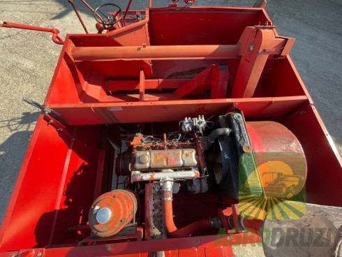 Massey Ferguson 240 Комбайн зернозбиральний