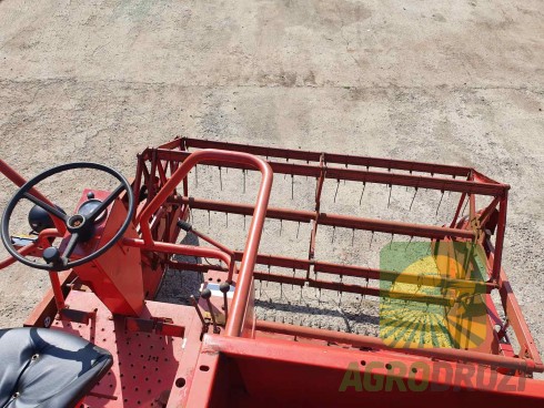 Massey Ferguson 206 Комбайн зернозбиральний