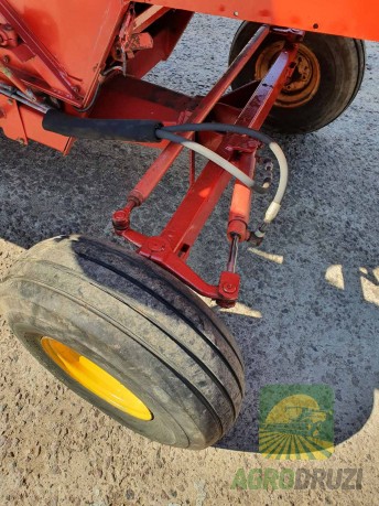 Massey Ferguson 206 Комбайн зернозбиральний