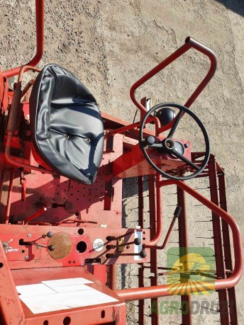Massey Ferguson 206 Комбайн зернозбиральний