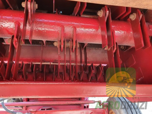Massey Ferguson 206 Комбайн зернозбиральний