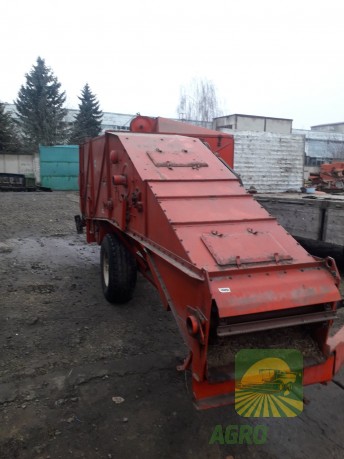 Bizon Z020 Комбайн зернозбиральний причіпний