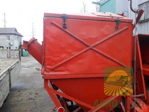 Bizon Z020 Комбайн зернозбиральний причіпний