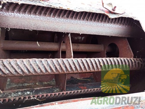 Bizon Z020 Комбайн зернозбиральний причіпний