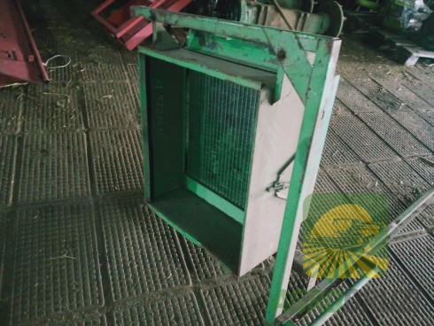 Б/В Радіатор з рамкою John Deere 570x450 мм №1