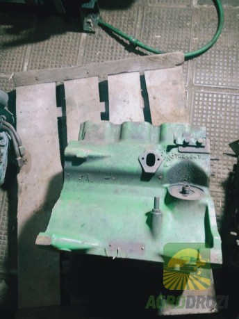 Б/В Блок двигуна (3 циліндри)  John Deere