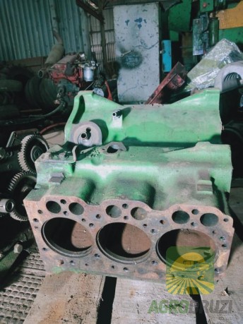 Б/В Блок двигуна (3 циліндри)  John Deere