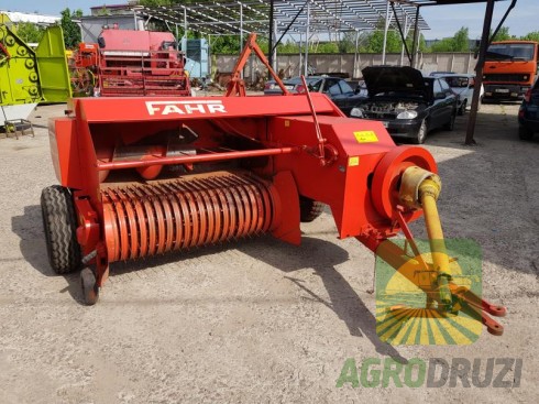 Fahr Kola Rivale 30 Прес-підбирач тюковий