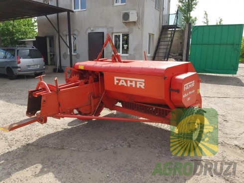 Fahr Kola Rivale 30 Прес-підбирач тюковий