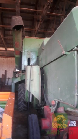 John Deere 950 комбайн зернозбиральний