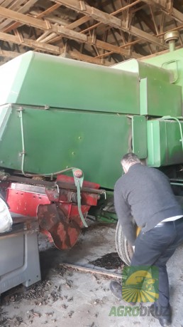 John Deere 950 комбайн зернозбиральний