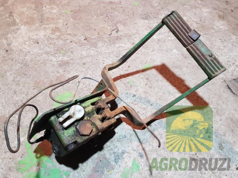 Б/В Гідравлічний розподільчий механізм (з педалями) John Deere