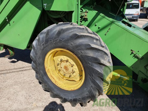 John Deere 945 Комбайн зернозбиральний
