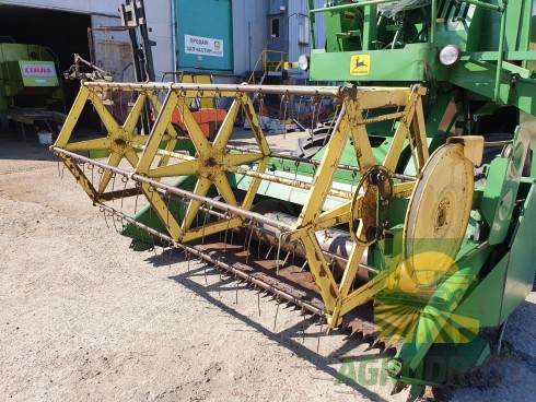 John Deere 945 Комбайн зернозбиральний