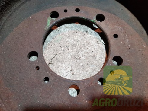 Б/В Гальмівний барабан John Deere (діаметр внутр. = 100.5 мм, діаметр зовн. = 320 мм)