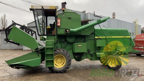 John Deere 932 Комбайн зернозбиральний