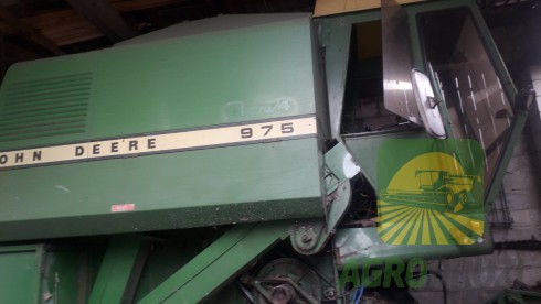 John Deere 975 комбайн зернозбиральний 